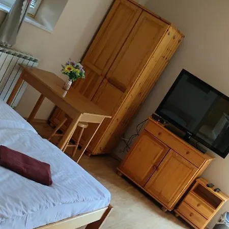 Vila24 Blizko Centra * Levice